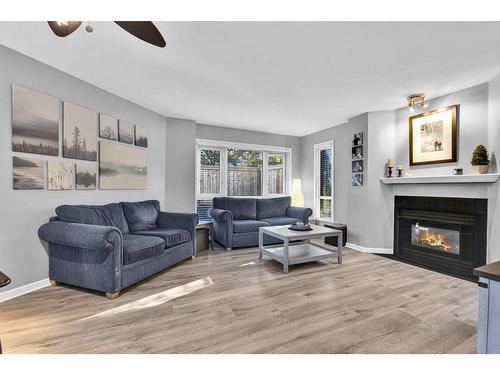 106 9978 148 Street, Surrey, BC - Indoor Photo Showing Living Room With Fireplace