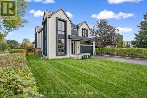 144 MANSFIELD DRIVE  Oakville, ON L6H 1K4