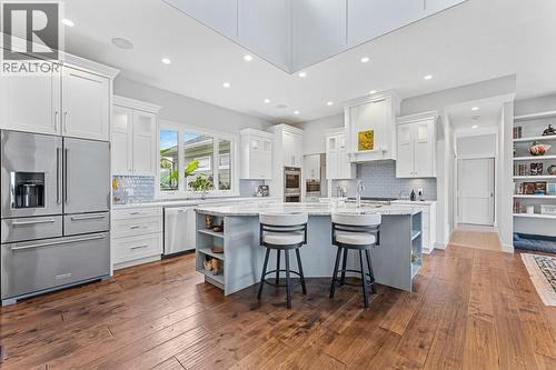 3022 Dunster Road, Kelowna, BC - Indoor Photo Showing Kitchen With Upgraded Kitchen