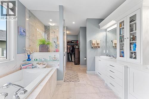 3022 Dunster Road, Kelowna, BC - Indoor