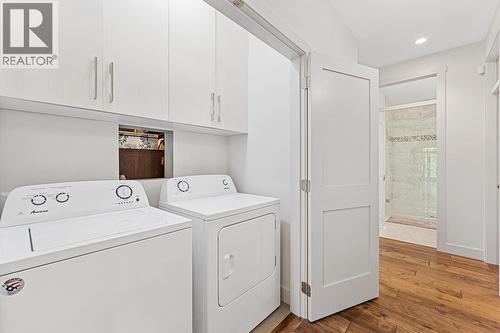 3022 Dunster Road, Kelowna, BC - Indoor Photo Showing Laundry Room