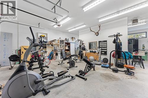 3022 Dunster Road, Kelowna, BC - Indoor Photo Showing Gym Room