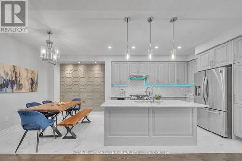 15 Quinton Ridge, Brampton, ON - Indoor Photo Showing Kitchen With Upgraded Kitchen