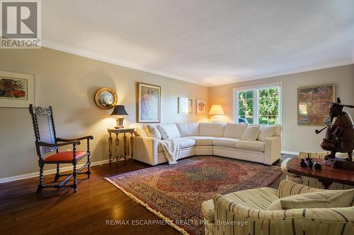 75 Terrace Drive, Hamilton, ON - Indoor Photo Showing Living Room