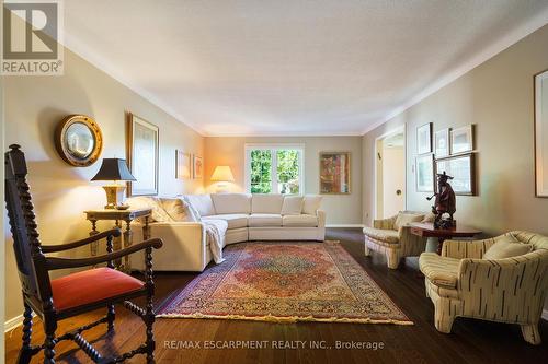 75 Terrace Drive, Hamilton, ON - Indoor Photo Showing Living Room