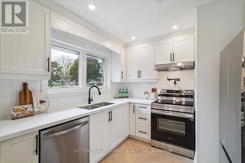 1391 Mountain Grove Avenue, Burlington, ON - Indoor Photo Showing Kitchen With Stainless Steel Kitchen With Double Sink With Upgraded Kitchen