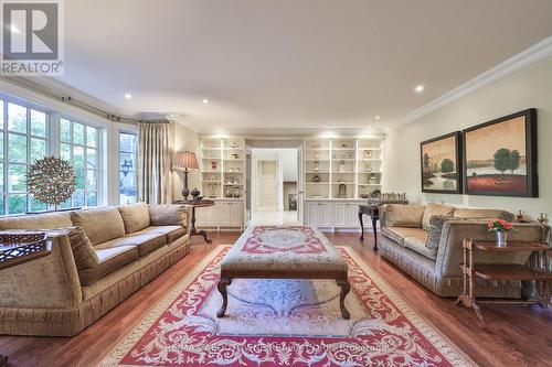 342 Pomona Avenue, Burlington, ON - Indoor Photo Showing Living Room