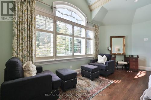 342 Pomona Avenue, Burlington, ON - Indoor