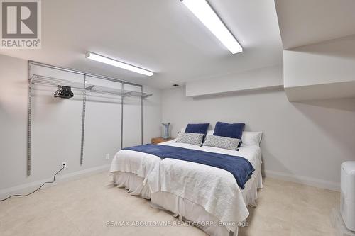 342 Pomona Avenue, Burlington, ON - Indoor Photo Showing Bedroom