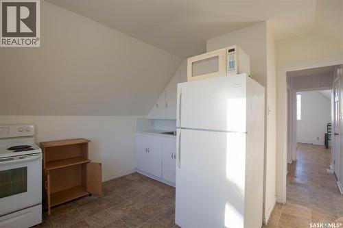 375 Fairford Street W, Moose Jaw, SK - Indoor Photo Showing Kitchen
