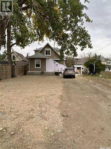 375 Fairford Street W, Moose Jaw, SK - Outdoor