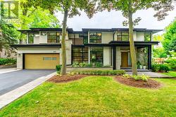 1293 WOODLAND AVENUE  Mississauga, ON L5G 2Y1