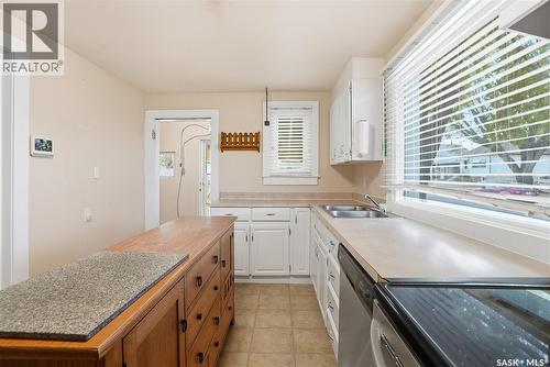 2023 20Th Street W, Saskatoon, SK - Indoor Photo Showing Kitchen With Double Sink