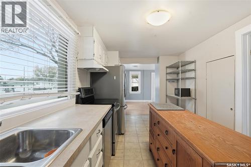 2023 20Th Street W, Saskatoon, SK - Indoor Photo Showing Kitchen