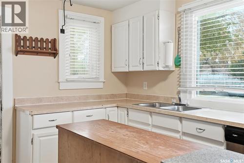 2023 20Th Street W, Saskatoon, SK - Indoor Photo Showing Kitchen With Double Sink