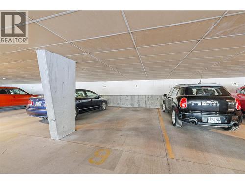 1035 Bernard Avenue Unit# 104, Kelowna, BC - Indoor Photo Showing Garage