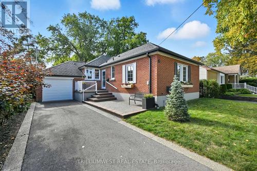 7 AVALON AVENUE  Hamilton, ON L8G 1X4