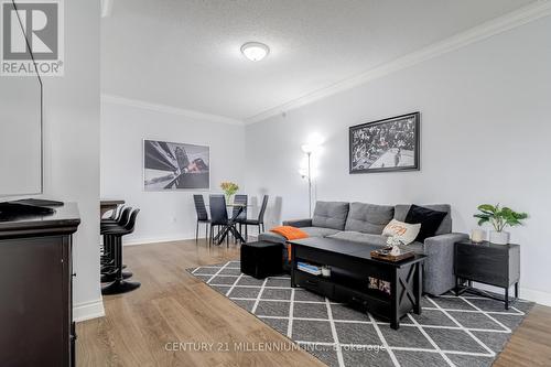414 - 1440 Gordon Street, Guelph, ON - Indoor Photo Showing Living Room