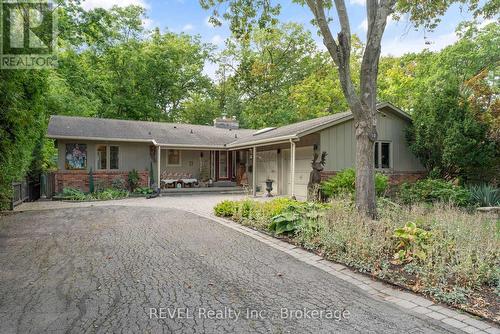 10 WOODINGTON CRESCENT  St. Catharines (Glendale/Glenridge), ON L2T 3T7