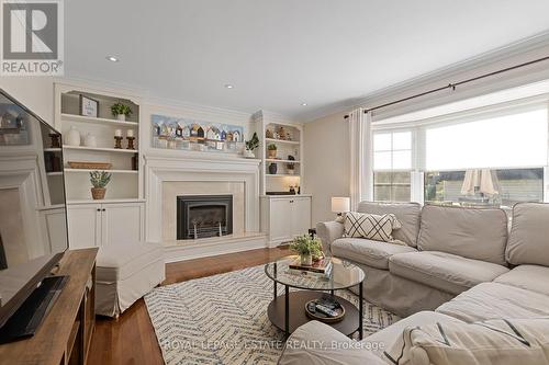 4231 Dunvegan Road, Burlington, ON - Indoor Photo Showing Living Room With Fireplace