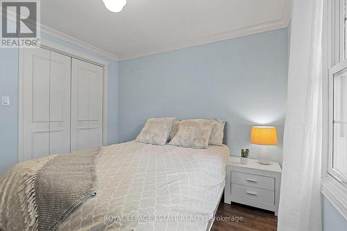 4231 Dunvegan Road, Burlington, ON - Indoor Photo Showing Bedroom