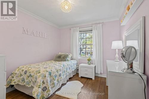 4231 Dunvegan Road, Burlington, ON - Indoor Photo Showing Bedroom