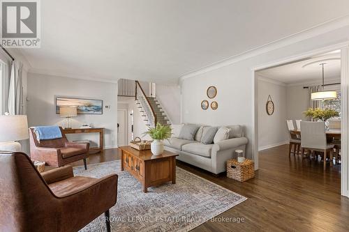 4231 Dunvegan Road, Burlington, ON - Indoor Photo Showing Living Room