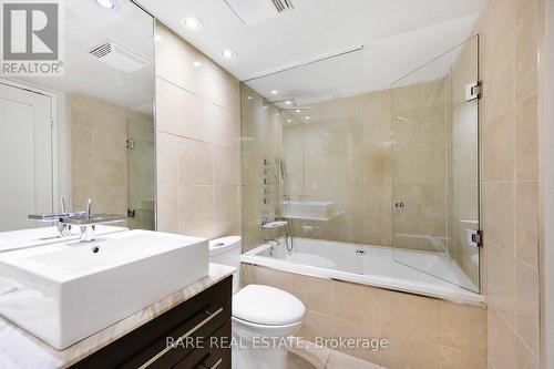 310 - 1001 Bay Street, Toronto, ON - Indoor Photo Showing Bathroom