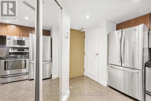 310 - 1001 Bay Street, Toronto, ON - Indoor Photo Showing Kitchen