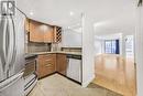 310 - 1001 Bay Street, Toronto, ON  - Indoor Photo Showing Kitchen 