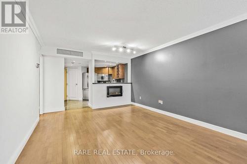 310 - 1001 Bay Street, Toronto, ON - Indoor