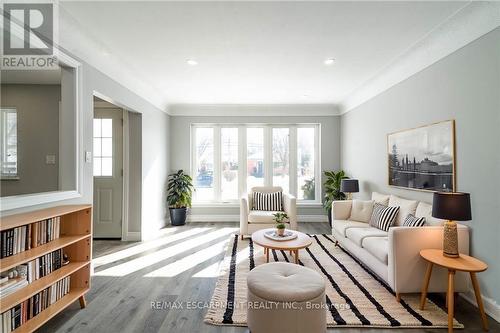 1 - 196 Upper Paradise Street, Hamilton, ON - Indoor Photo Showing Living Room