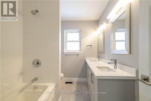 1 - 196 Upper Paradise Street, Hamilton, ON - Indoor Photo Showing Bathroom