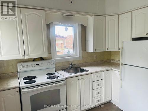 435 Aberdeen Avenue, Hamilton, ON - Indoor Photo Showing Kitchen