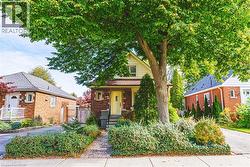 31 BUCHANAN Street  Hamilton, ON L9A 2V7