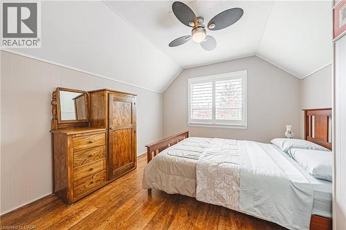 31 Buchanan Street, Hamilton, ON - Indoor Photo Showing Bedroom