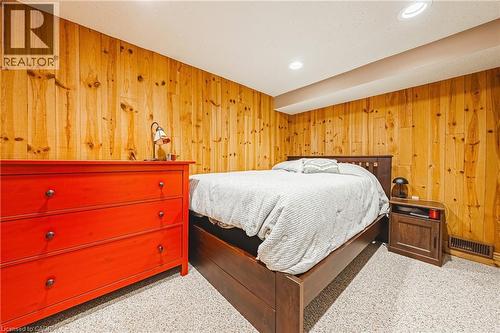 31 Buchanan Street, Hamilton, ON - Indoor Photo Showing Bedroom