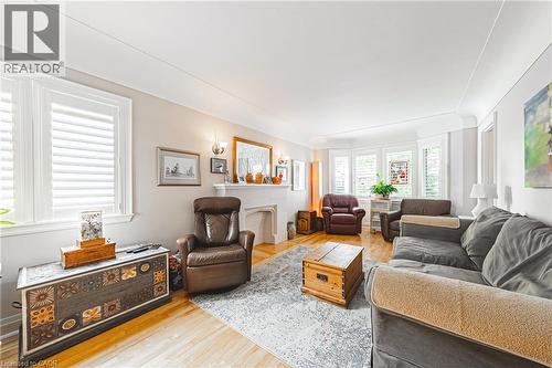 31 Buchanan Street, Hamilton, ON - Indoor Photo Showing Living Room