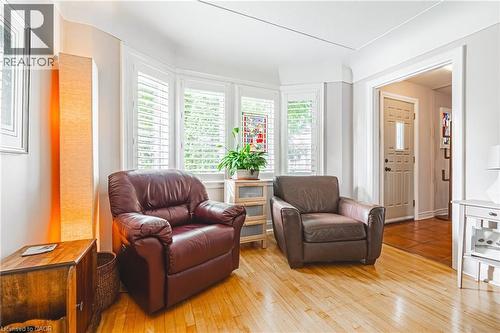 31 Buchanan Street, Hamilton, ON - Indoor Photo Showing Living Room