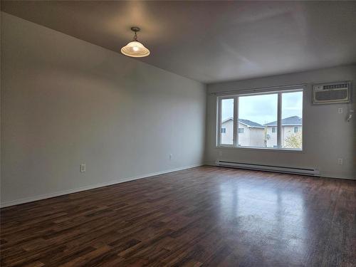 210 8 Brighton Lane, Steinbach, MB - Indoor Photo Showing Other Room