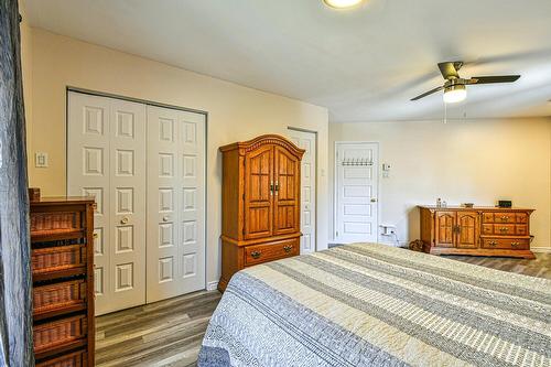 Chambre à coucher - 33 410E Avenue, Saint-Hippolyte, QC - Indoor Photo Showing Bedroom