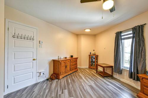 Chambre à coucher - 33 410E Avenue, Saint-Hippolyte, QC - Indoor Photo Showing Other Room