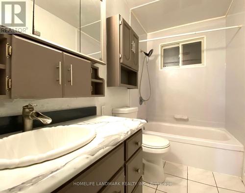 6986 Centennial Street, Niagara Falls, ON - Indoor Photo Showing Bathroom
