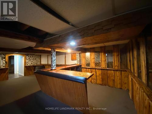 6986 Centennial Street, Niagara Falls, ON - Indoor