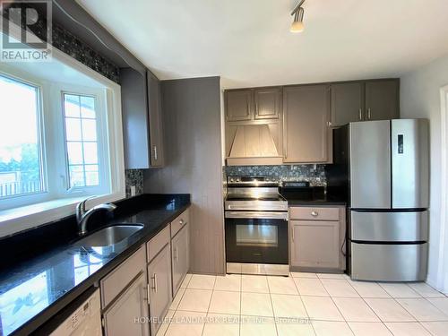 6986 Centennial Street, Niagara Falls, ON - Indoor Photo Showing Kitchen
