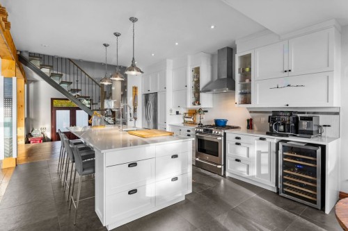 Cuisine - 200 Ch. De Villandry, Saint-Adolphe-D'Howard, QC - Indoor Photo Showing Kitchen With Upgraded Kitchen