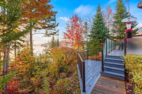 Terrasse - 200 Ch. De Villandry, Saint-Adolphe-D'Howard, QC - Outdoor
