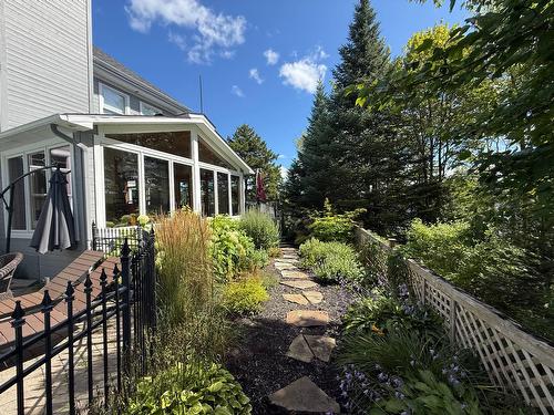 Cour - 200 Ch. De Villandry, Saint-Adolphe-D'Howard, QC - Outdoor