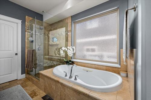 12815 Shoreline Drive, Lake Country, BC - Indoor Photo Showing Bathroom