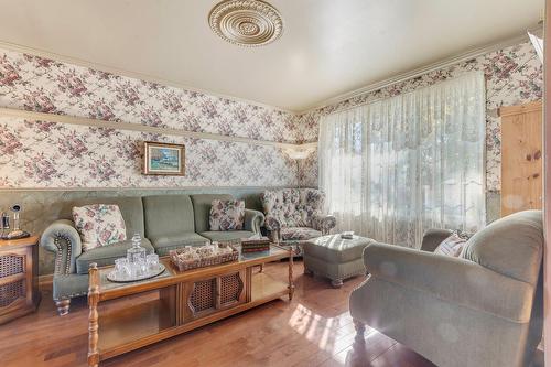 Living room - 243 Rue Guyon, Saint-Eustache, QC - Indoor Photo Showing Living Room